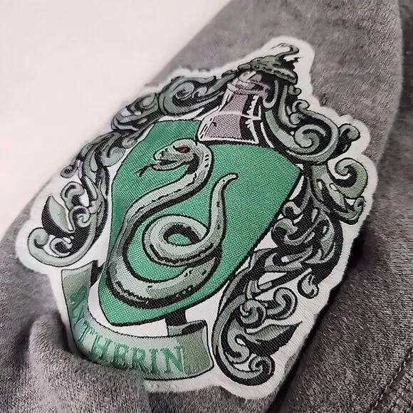 Slytherin Wizarding World of Harry Potter Sweatshirt Patch Universal Gray Small - Picture 11 of 11